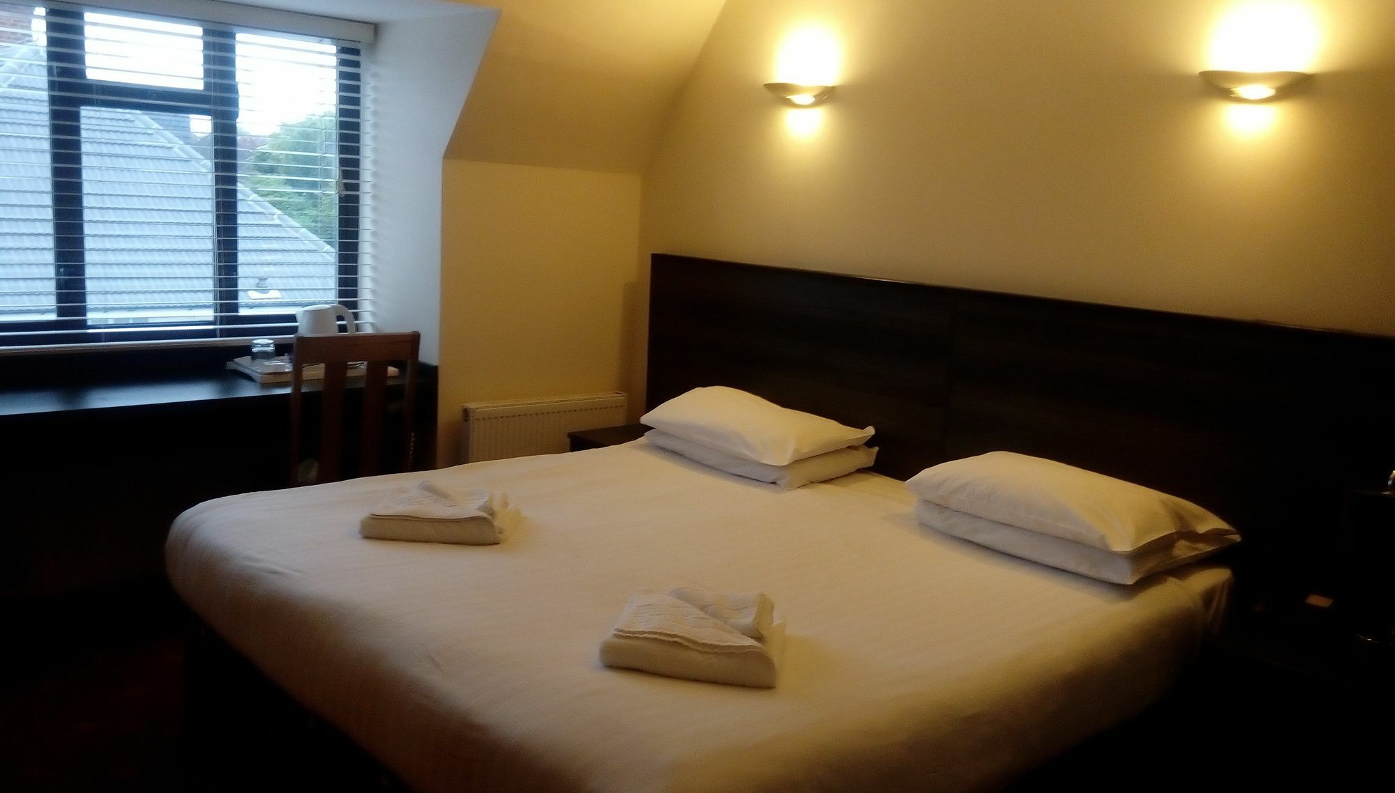 The Brent Hotel - London - Wembley Харроу Экстерьер фото